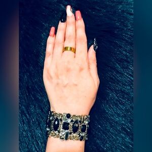 🖤 Black beady & gem with metal bows bracelet